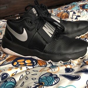 Nike big boys Team Hustle used good condition